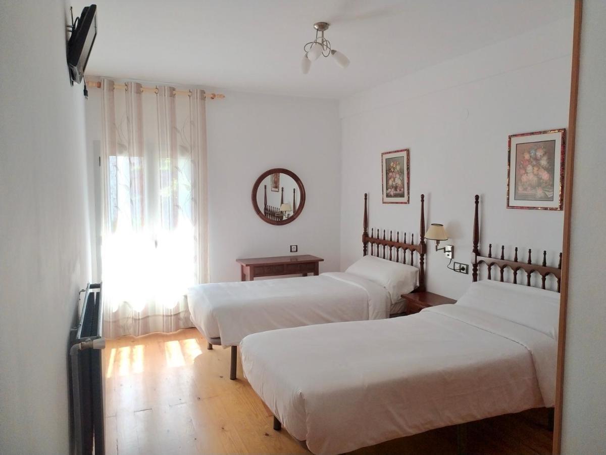 Hostal Pirineos Meliz Бьельса Экстерьер фото
