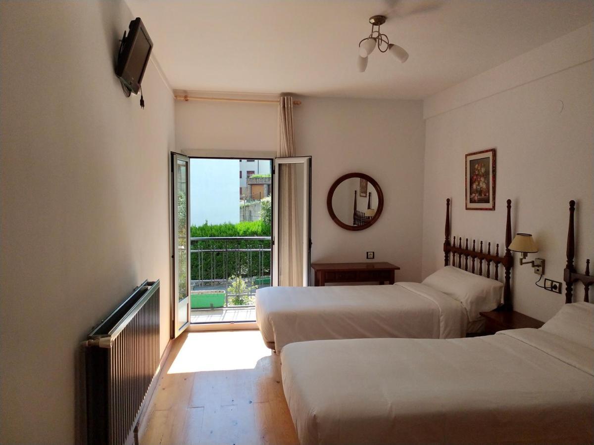 Hostal Pirineos Meliz Бьельса Экстерьер фото